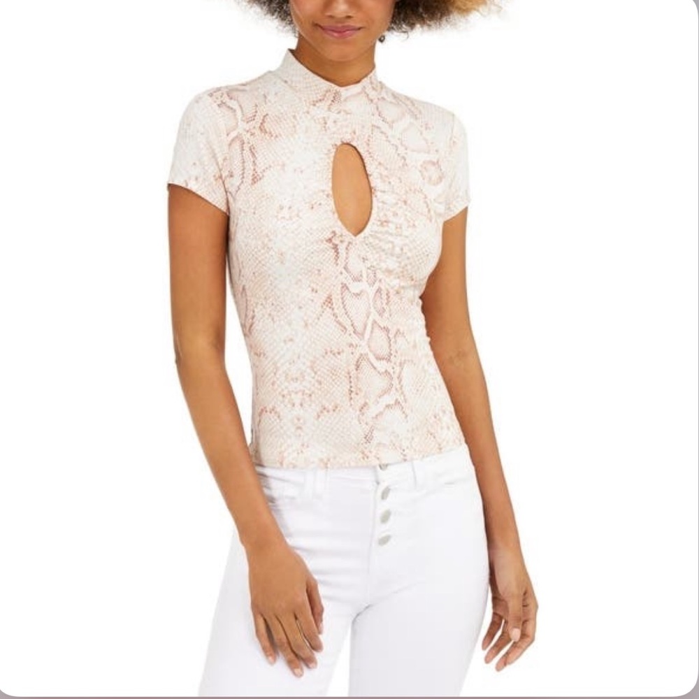Guess Womens Willow T-Shirt Keyhole Mock Neck - Snake Print Natural